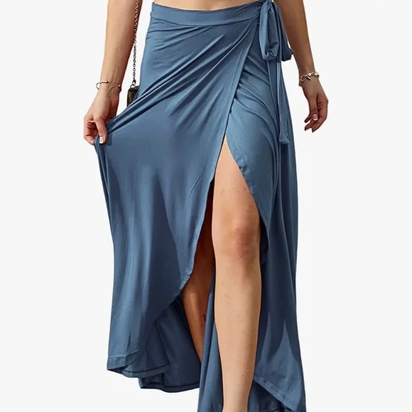 Long, high waisted blue skirt - Picture 1 of 4